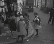 De amsterdamse jordaan wordt gesaneerd.jpg