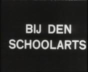 Bij den schoolarts titel.jpg