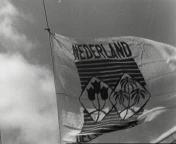 Aankomst van schepen met evacuees.jpg