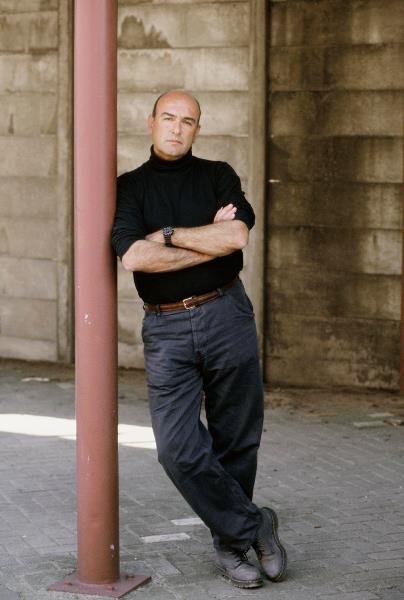 Bestand:Peterdebie con.jpg