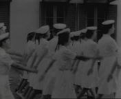 Parade mariniers te Soerabaja1.jpg