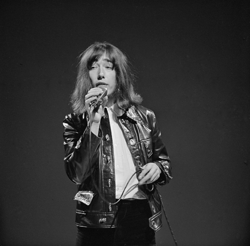 Bestand:68105111-1 pos.png