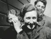 Canonvaart in onze tuin.jpg