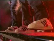 Sneakers van straat tot catwalk1.jpg