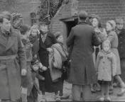 Evacuatie uit Malden; Stoottroepen in het land van Maas en Waal.jpg