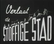 Verlaat de stoffige stad titel.jpg