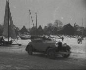 Auto op het ijs naar Marken.jpg