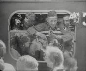 Vertrek 150 man van de Nederlandse SS naar het oostfront.jpg