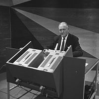 FTA001007856 025 con Monitor.jpg