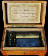 Muziekdoosje gebruikt bij proefuitzending te Utrecht (bron: Fotoarchief Beeld en Geluid)